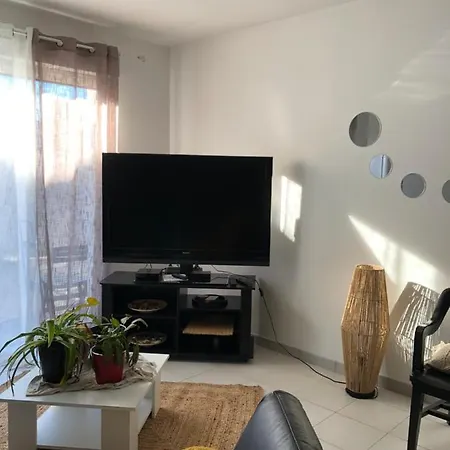 Joli Récent Tout Confort Parking Privé Appartamento